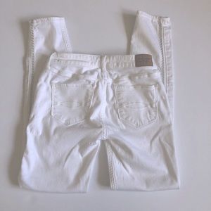 Abercrombie White Jean/Jegging SIZE 26